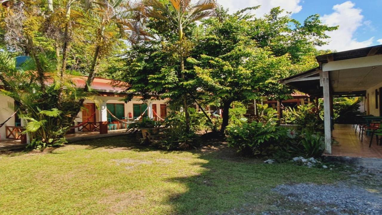 Cabinas Palmer Makanda Cahuita Exterior photo